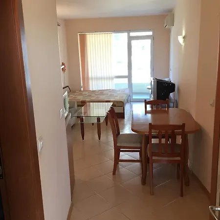 Sunset Beach I מלון דירות סאני ביץ'